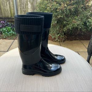 Burberry Black Rubber Rain Boots Size 37. NWOT Cloth Top